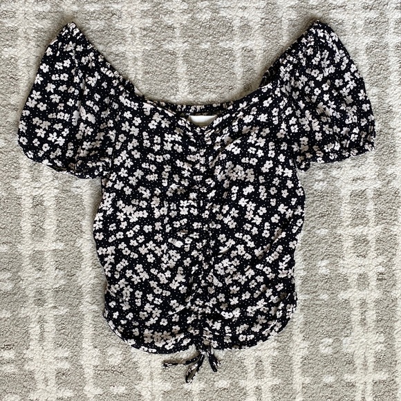 •H&M• Versatile Floral Ruched Tie Crop Top - Picture 1 of 8